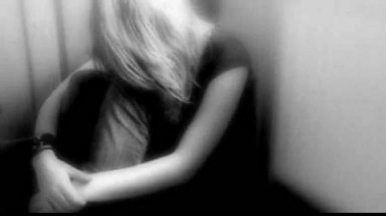 Ηλιούπολη: To reunion μετατράπηκε σε εφιάλτη για 20χρονη – Την έβαλαν να παίξει το «Δαχτυλίδι της φωτιάς»